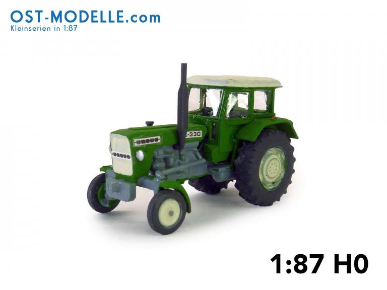 Traktor Ursus C330 (335) mit Kabine grün